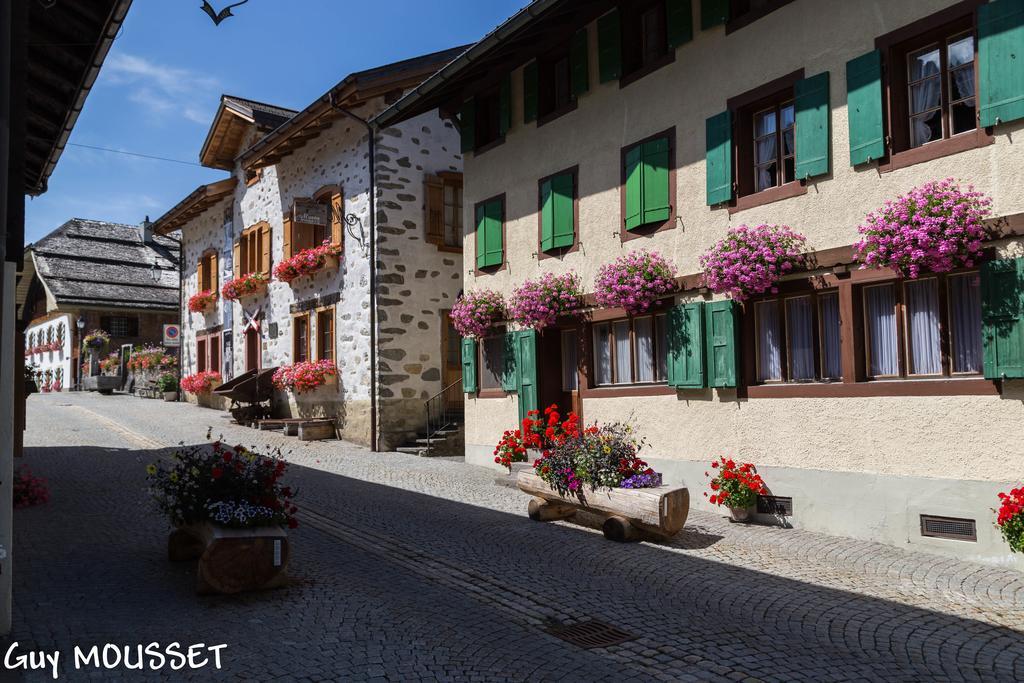 Auberge De L'Ours Vers L'Eglise Exterior foto